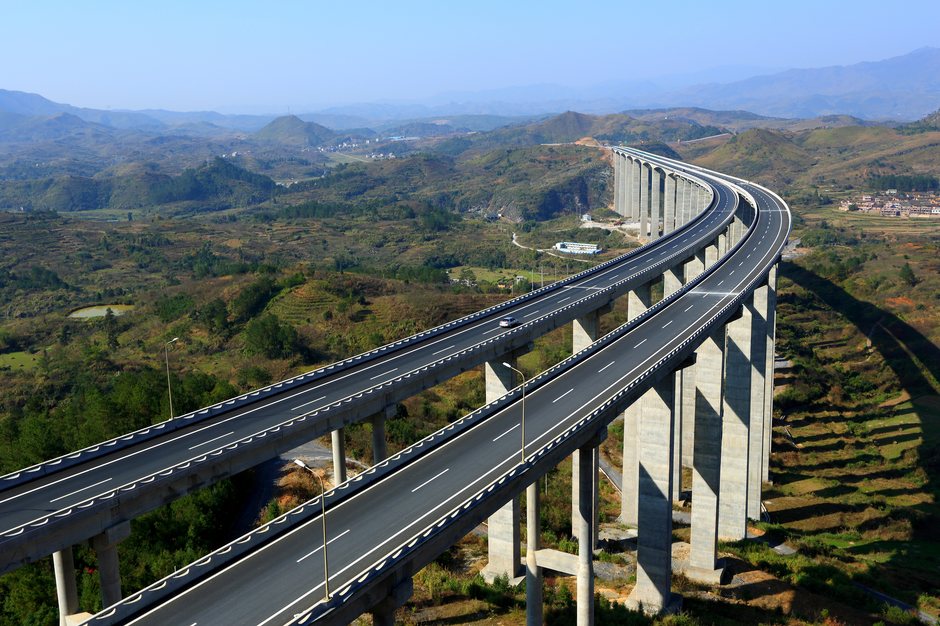 中鐵五局機(jī)械化公司成功晉升國家公路工程施工總承包特級(jí)資質(zhì)
